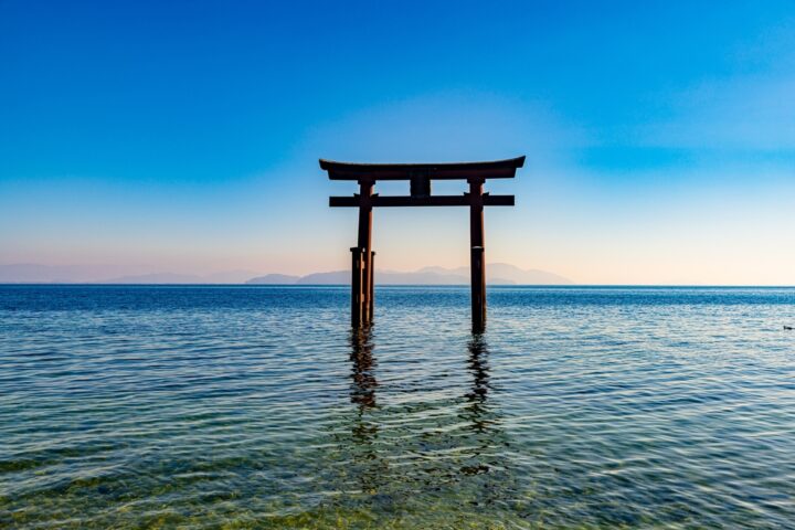 縁結びに効果のある神社を参拝する